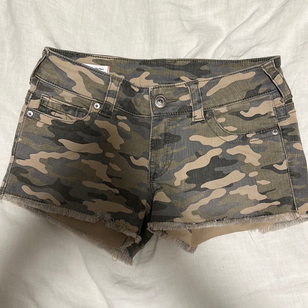 NWT True Religion low rise short 27